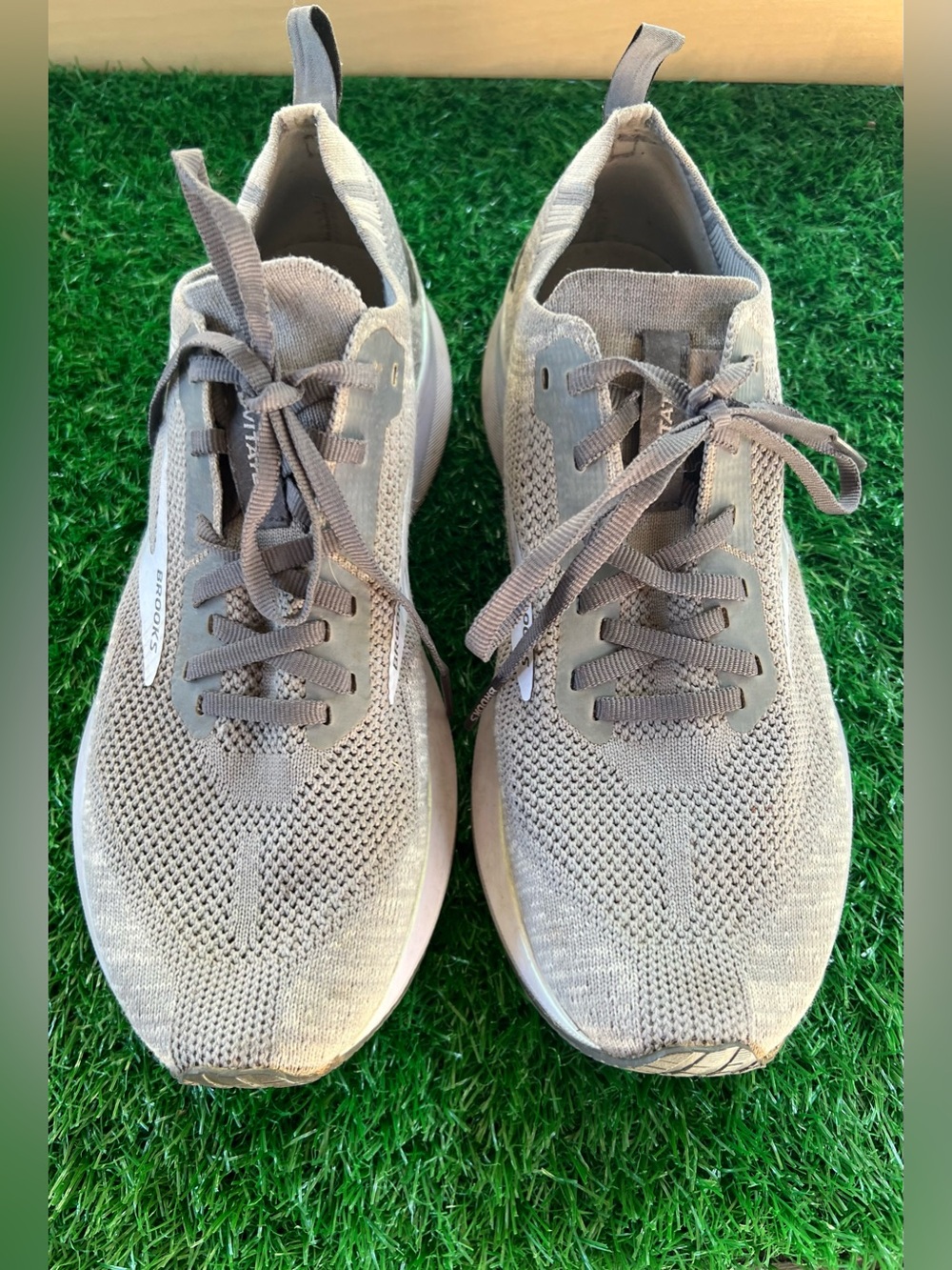 Brooks Levitate Gray Running Shoes Sneakers Size 8.5 B